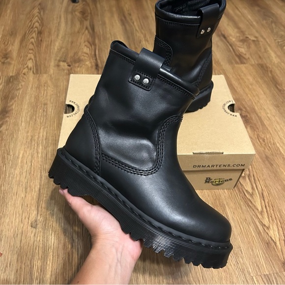 DR MARTENS Anistone black leather ankle Chelsea boots booties shoes sz 9 new